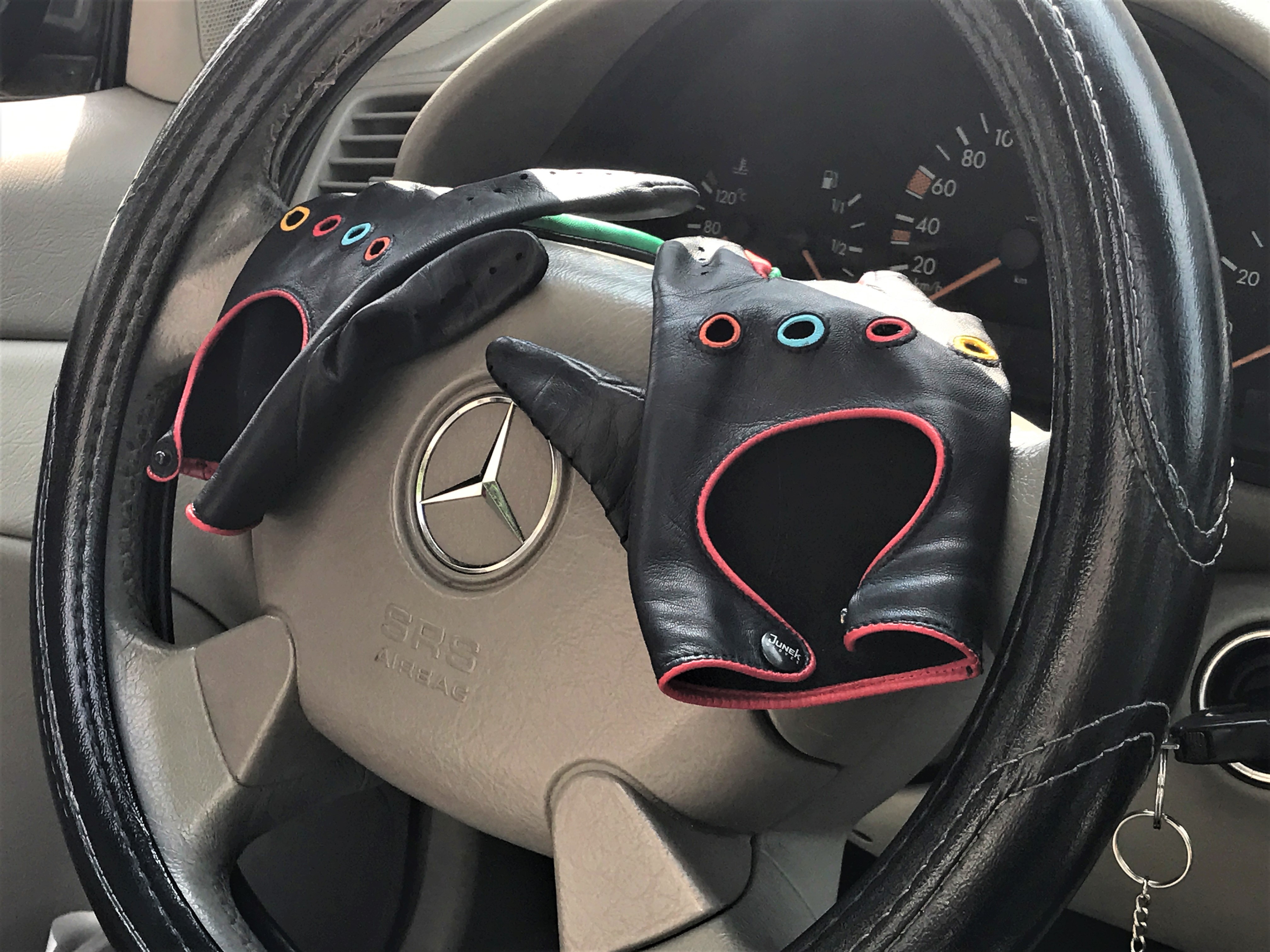 Rękawiczki do prowadzenia samochodu