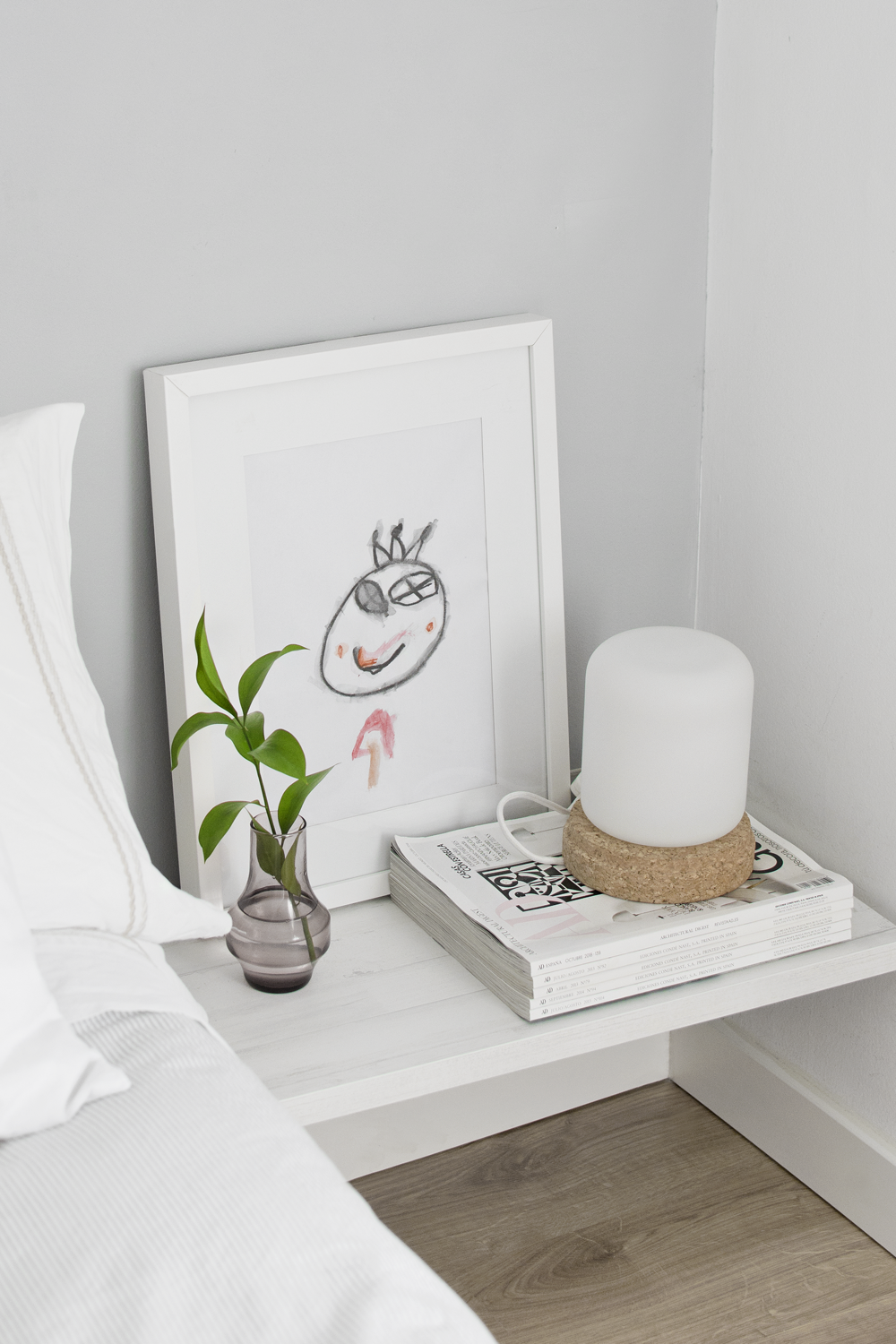 DIY - Minimalist bedside table for a Nordic style bedroom / DIY - Mesilla de noche minimalista en dormitorio estilo nórdico