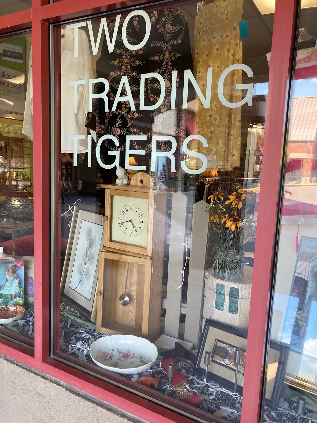 Shoreline Area News Two Trading Tigers consignment shop in jeopardy