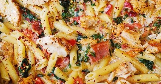 Chicken and Bacon Pasta with Spinach and Tomatoes in Garlic Cream Sauce ...