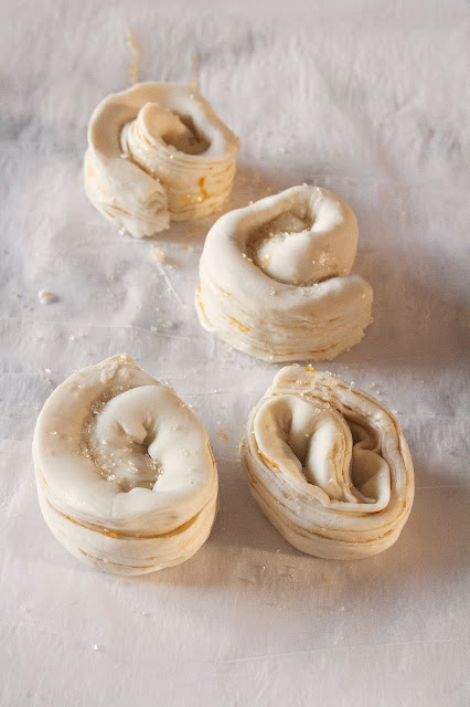 Cruffin alla marmellata, la ricetta veloce con la pasta sfoglia pronta step 5