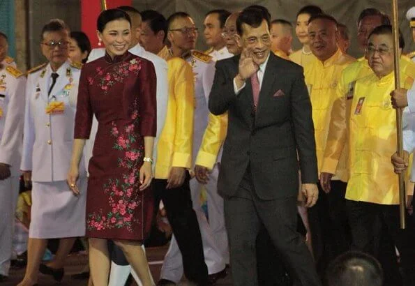 Thai King Maha Vajiralongkorn and Queen Suthida visited Yaowaraj and Mangkorn Kamalawas Temple and Thienfah Foundation Hospital