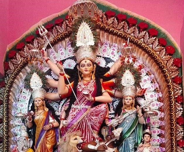 smrititak.com - बड़ी दुर्गा, मुंगेर - आश्विन मास में बनने वाली माँ दुर्गा की एक चमत्कारी प्रतिमा
