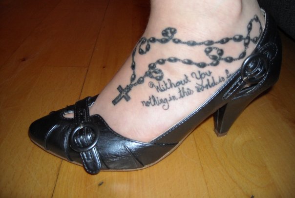 Тату надпись на ноге для девушек на щиколотке с переводом фото