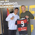 Reinier presenteia Haaland com camisa personalizada do Flamengo, e norueguês posta hino: “Tamo junto”