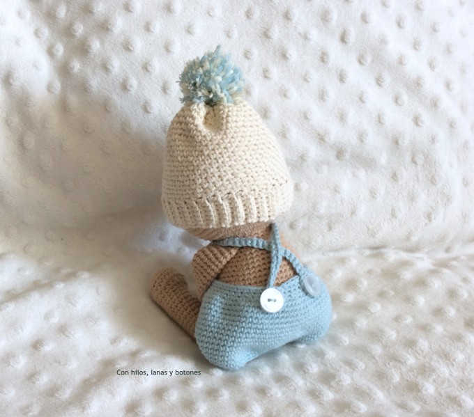 Con hilos, lanas y botones: Rubén amigurumi (patrón de La Crochetería)