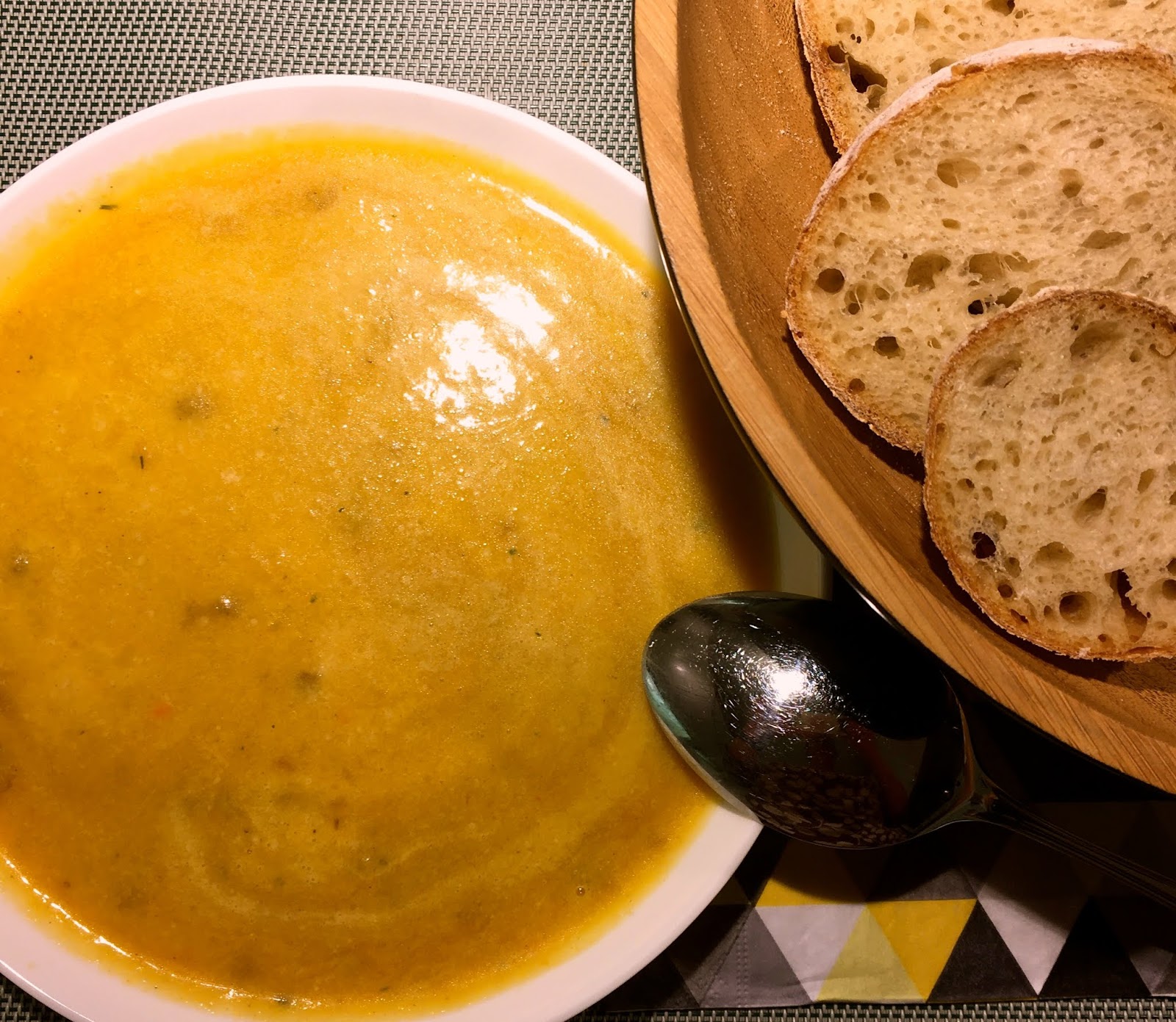 Maexies Bistro: Wir feiern den Herbst: Birnen-Kürbis-Suppe