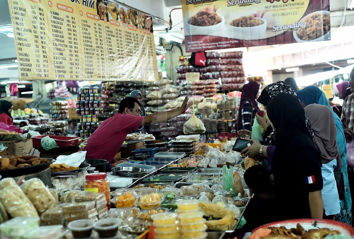 Gerai Kuih Pok Him 'Sayang' Popular Di Pasar Payang 