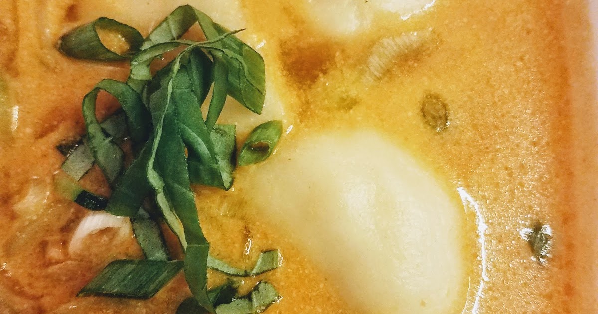 Red Curry Wonton Soup with Zoodles