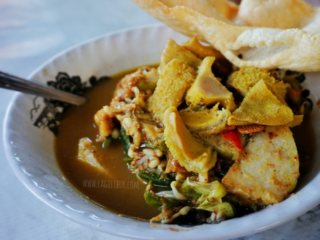 Rujak Soto Bu Sum Ini Wajib Kamu Cicipi Jika Ke Banyuwangi Lagilibur Com