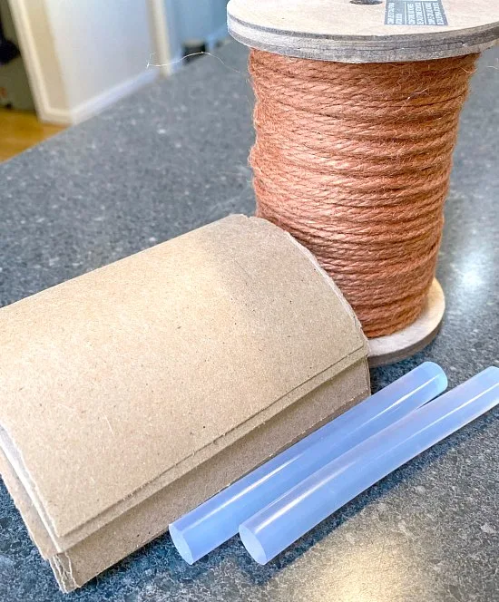 DIY Jute Carrots for Spring Decorating