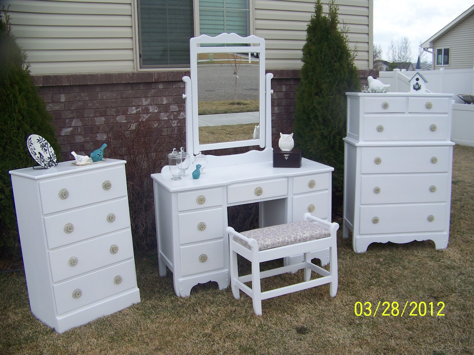  Annie's Drab 2 Fab Beautiful White Bedroom Set Refinished