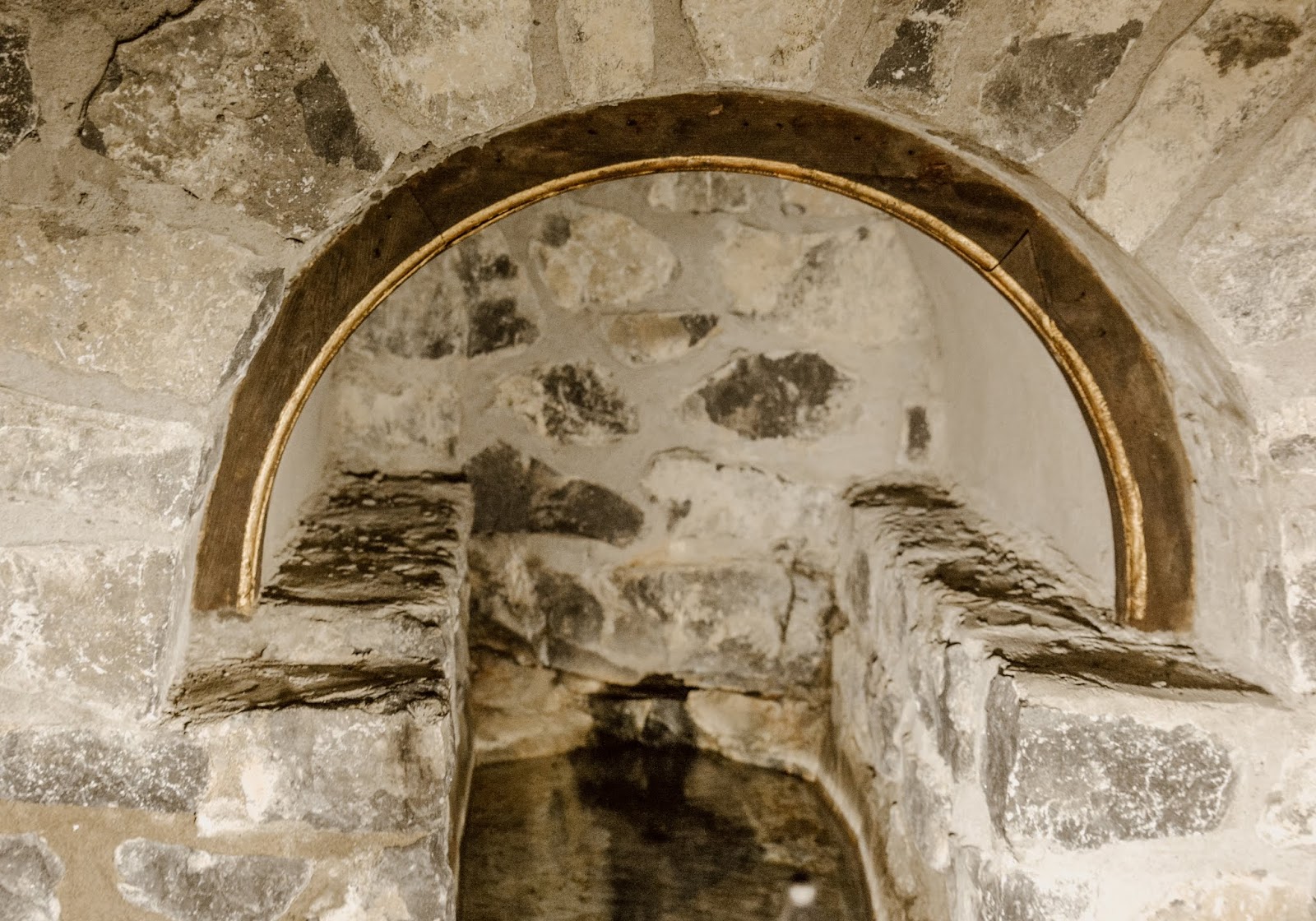 Theresa's Mixed Nuts Stay at Charming The Waters Country House in