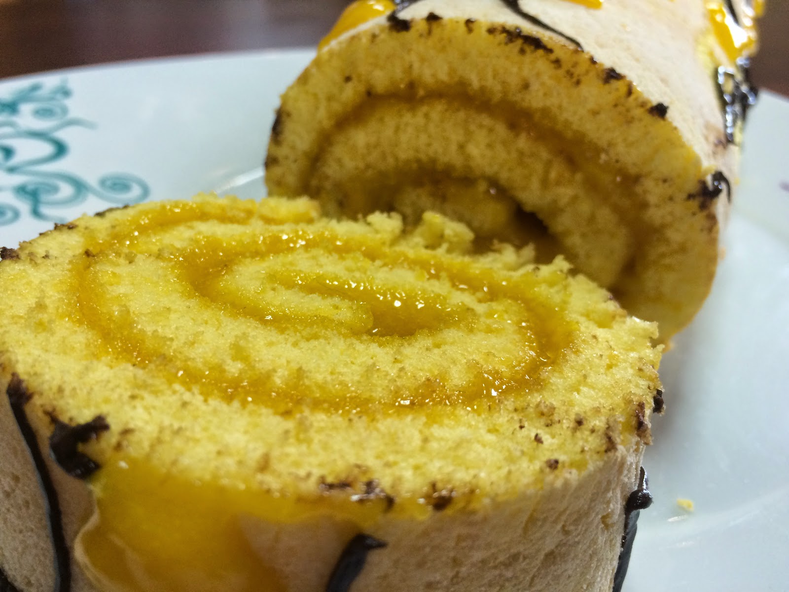 рулет с лимоном рецепт. рулет сладкий с лимоном. рулет апельсин лимонный. рулет с лимоном рецепт. рулет с лимонным муссом.