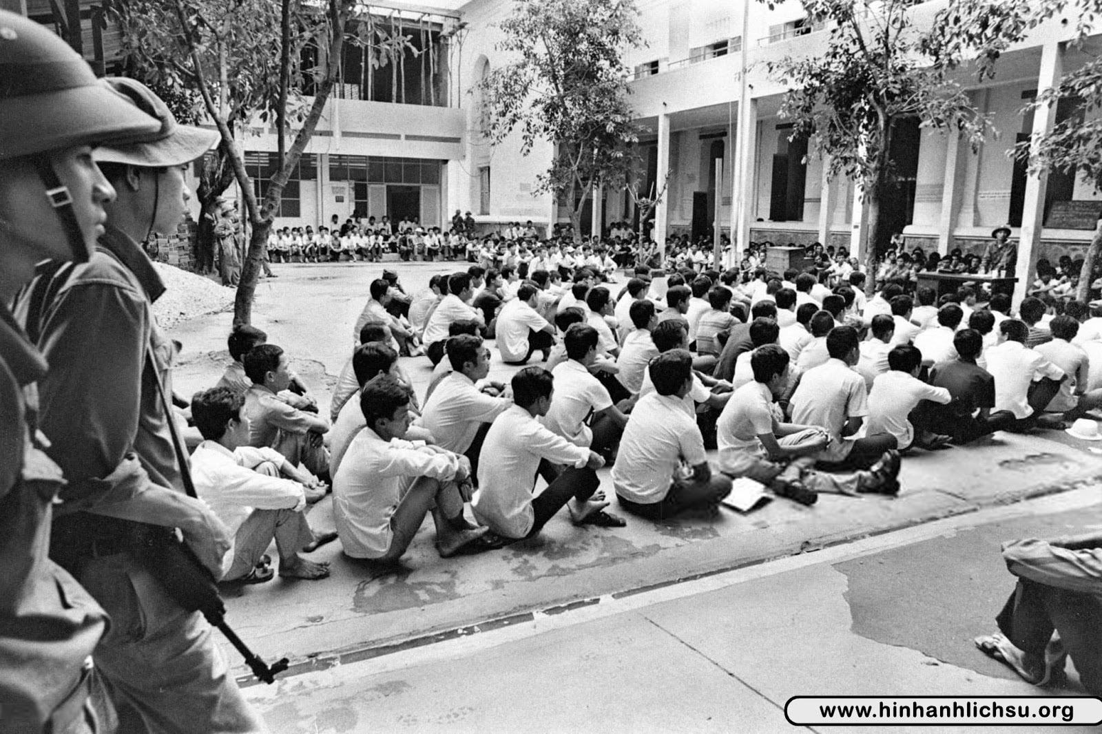 Trại học tập cải tạo tại Việt Nam sau năm 1975 - Hình Ảnh Lịch Sử - Bộ ...