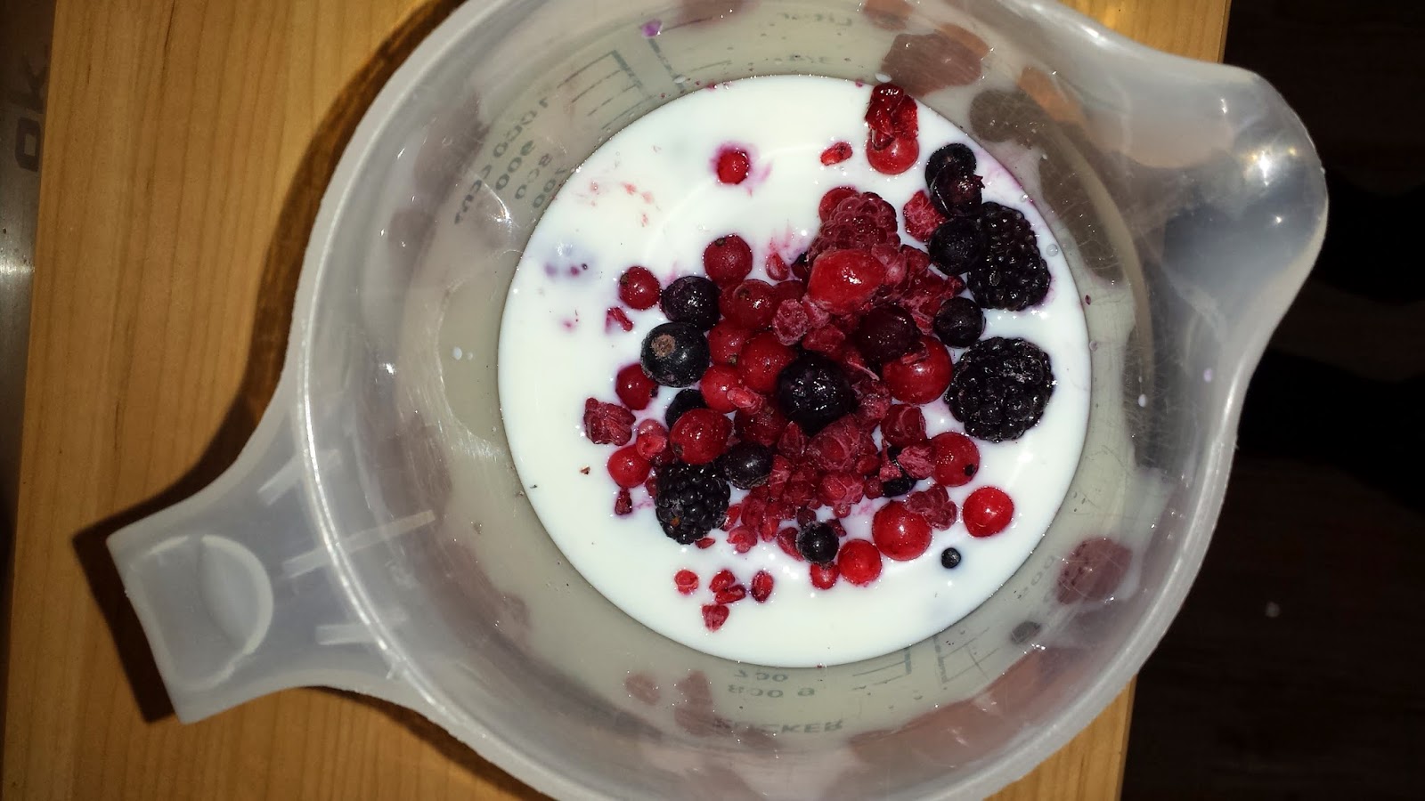 My Low Carb Life: Buttermilch-Beeren-Shake
