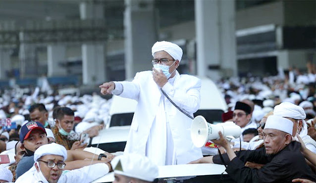 Baru Sepekan Habib Rizieq  di Indonesia, Dua Petinggi Polri Dicopot dari Jabatan Kapolda