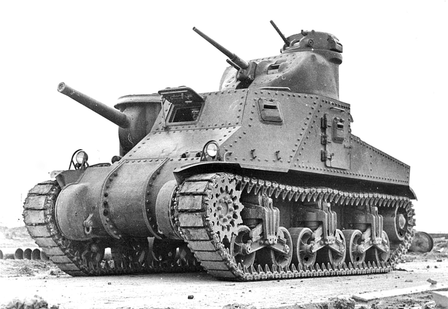 Танк ли 3. М3 танк. M3 Lee танк. M3 Grant танк. Танк США m3 Lee.