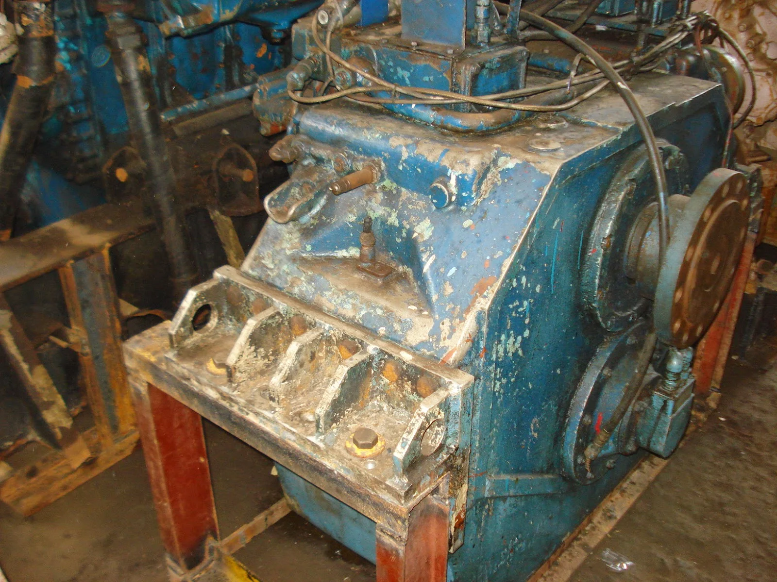 Propulsion engine with gearbox, MTU engine