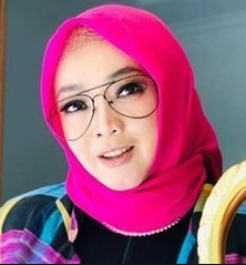 Kabar duka datang dari dunia hiburan Indonesia  Profil dan Biodata Lengkap Rina Gunawan