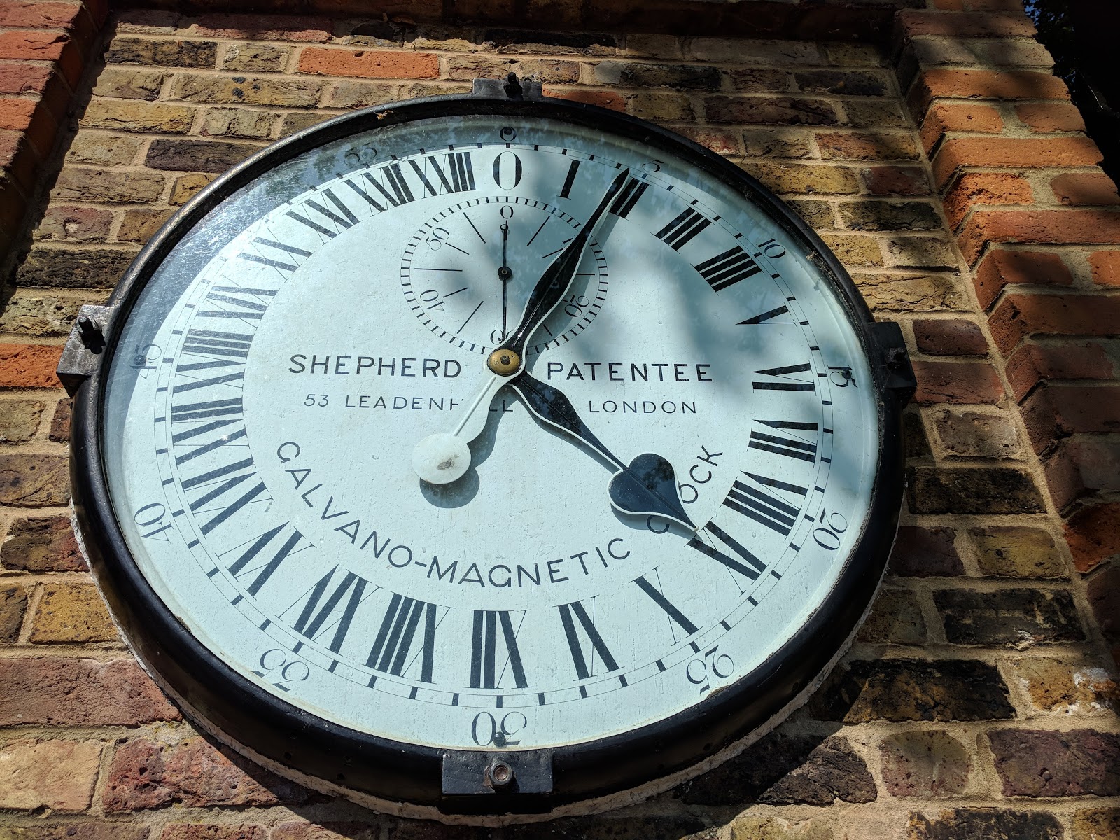 Где время по гринвичу. Часов королевской обсерватории в Гринвиче. Часы "Гринвич". Мировые часы Гринвич. Часы Гринвич в Лондоне.