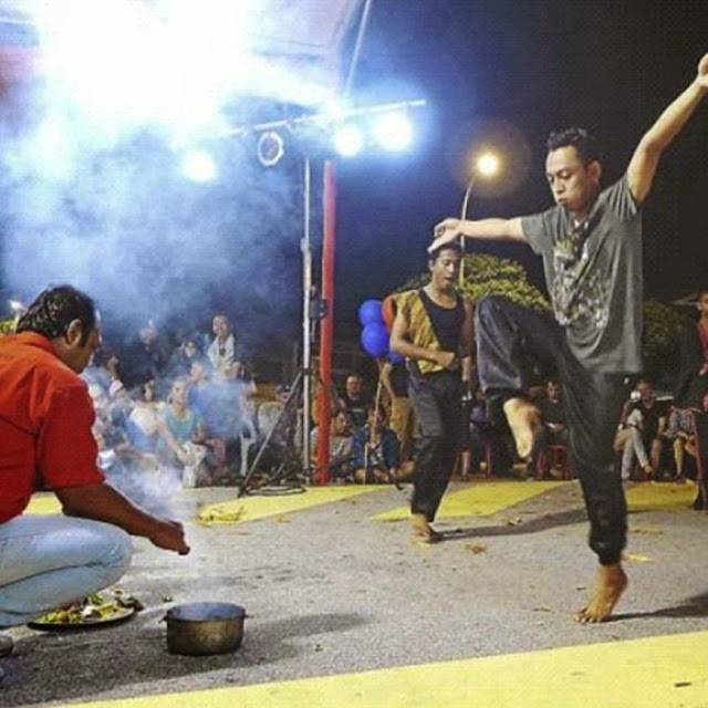 Perkara-menarik-tentang-negeri-johor-Darul-Ta'zim-JDT-Luaskan-Kuasamu-Johor-Zapin-Laksa-Johor-Outlet-Premium