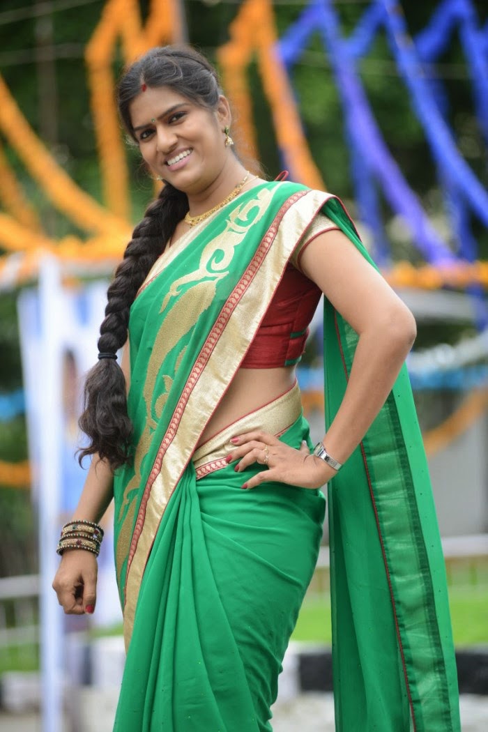 Telugu Serial Actress Bhavana In Saree Latest Photo Shoot Low Hip Saree Aunty