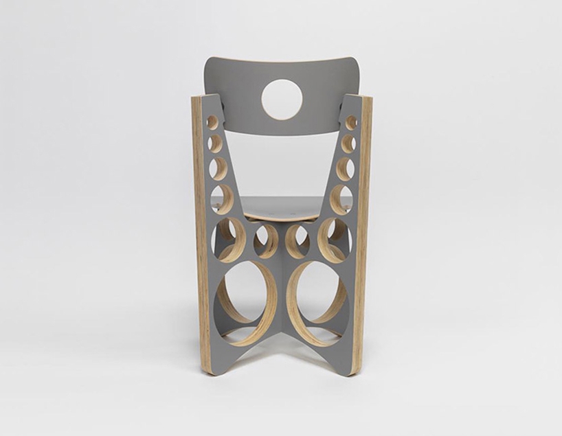 Shop Chair gris usa arce y madera contrachapada para su edición limitada