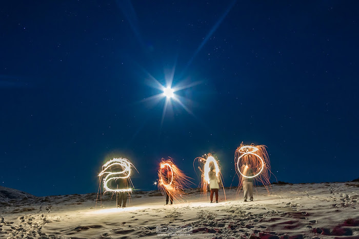 Mặt Trăng tròn chào đón năm mới 2018. Hình ảnh: Stojan Stojanovski. Mặt Trăng tròn chào đón năm mới 2018. Hình ảnh: Stojan Stojanovski.