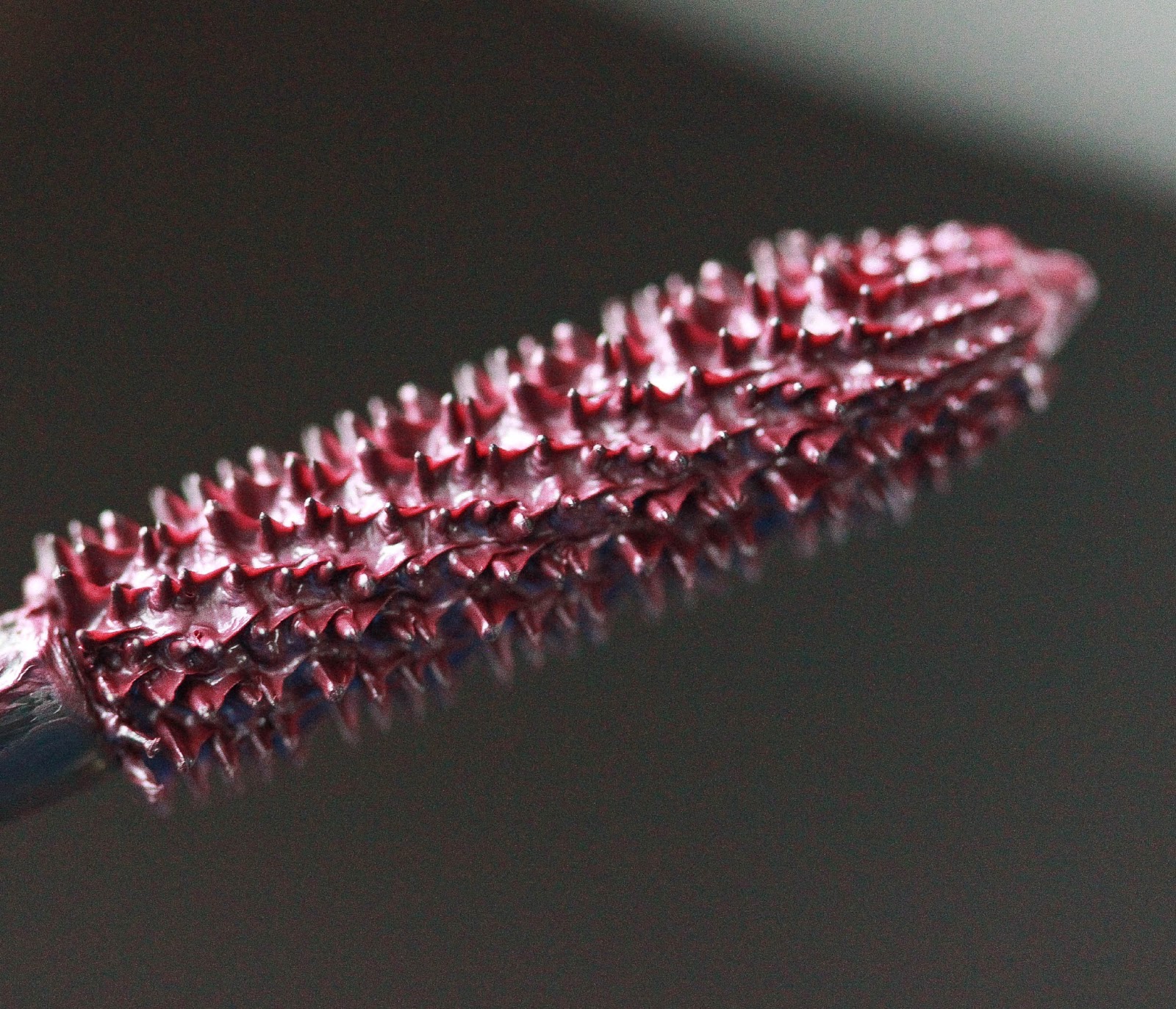 Beauty is in the detail Le Volume de Chanel Mascara 30 Prune