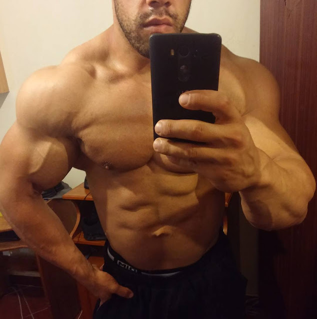 Muscle Lover Portuguese bodybuilder Davide Correia