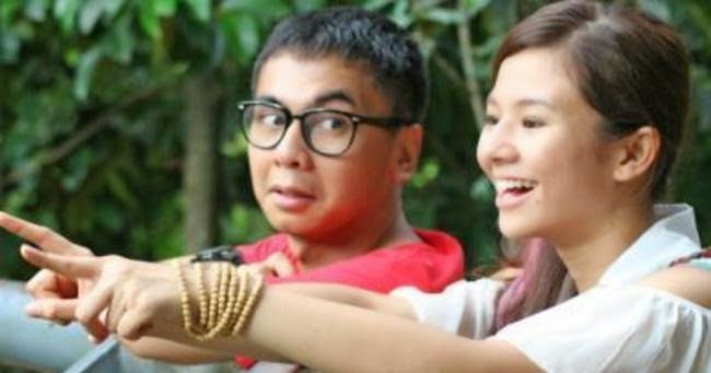 Diskusi Film Manusia Setengah Salmon Di Habitat Pecinta Buku