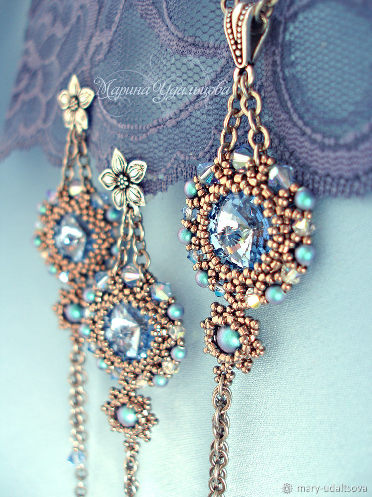 Pendant and bead earrings