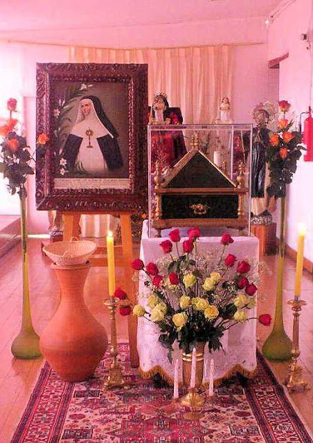 Capela com a urna dos restos de Sóror Catalina Jesús Herrera OP (1717-1795), no mosteiro de Santa Catalina em Quito.