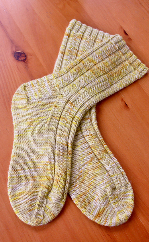 Daily Knitting Patterns: Simple Skyp Socks