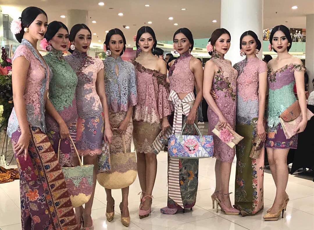 45 Model Baju Brokat  Kombinasi Batik Modern 2019 Model 