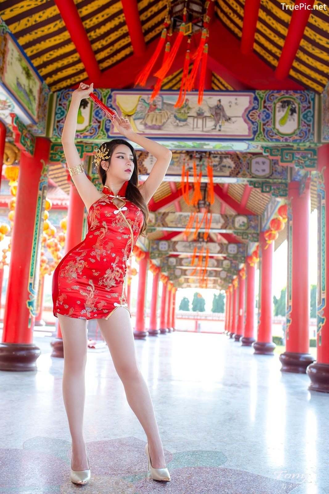 Image-Thailand-Hot-Model-Janet-Kanokwan-Saesim-Sexy-Chinese-Girl-Red-Dress-Traditional-TruePic.net- Picture-16
