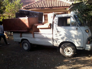 service sofa bandung