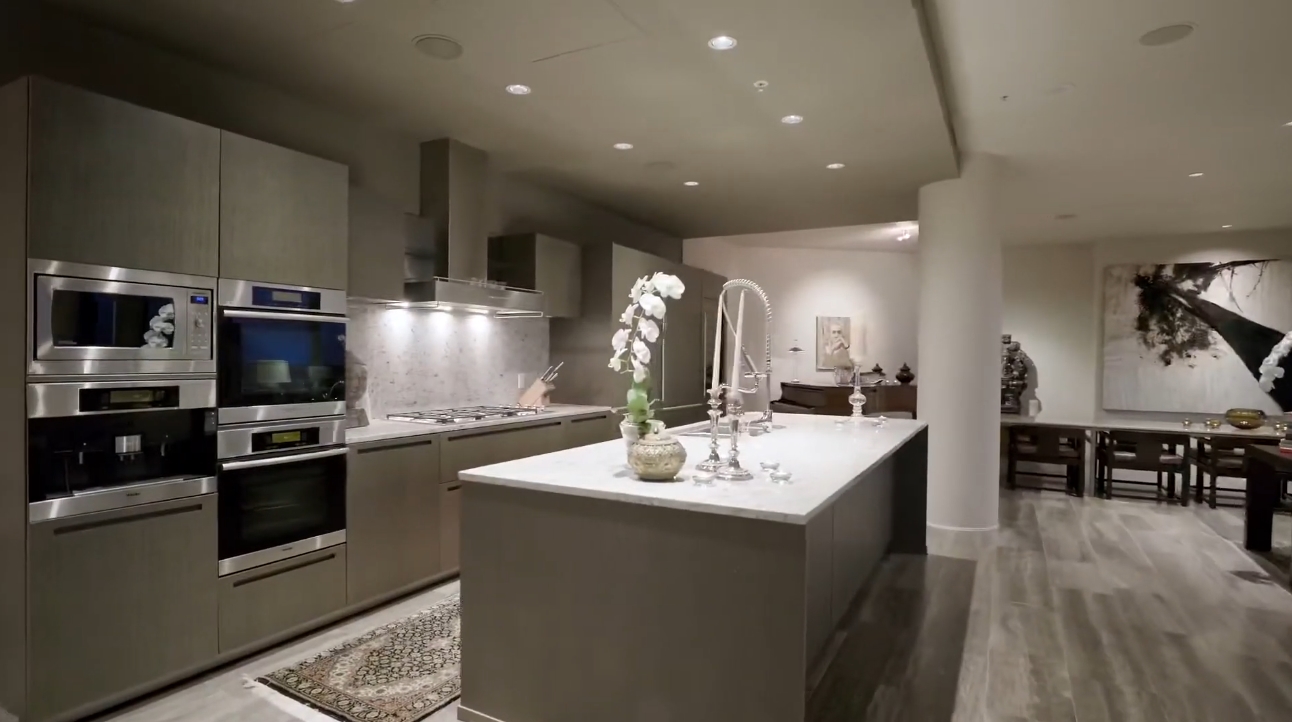 28 Photos vs. 1128 West Georgia Street #4901, Vancouver vs. Luxury Condo Interior Design Tour