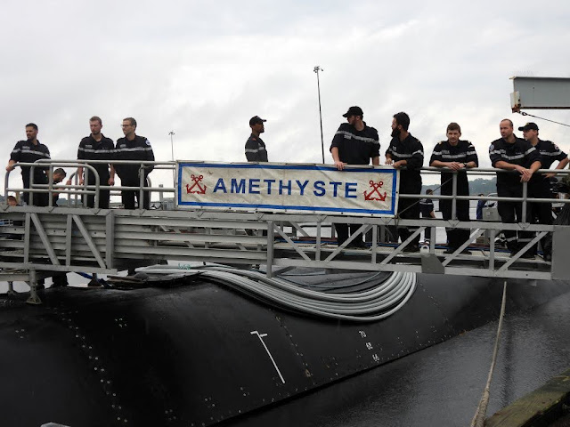 El submarino francés de propulsión nuclear FNS Améthyste (S605) llegó a la Base Naval de Submarinos de New London.