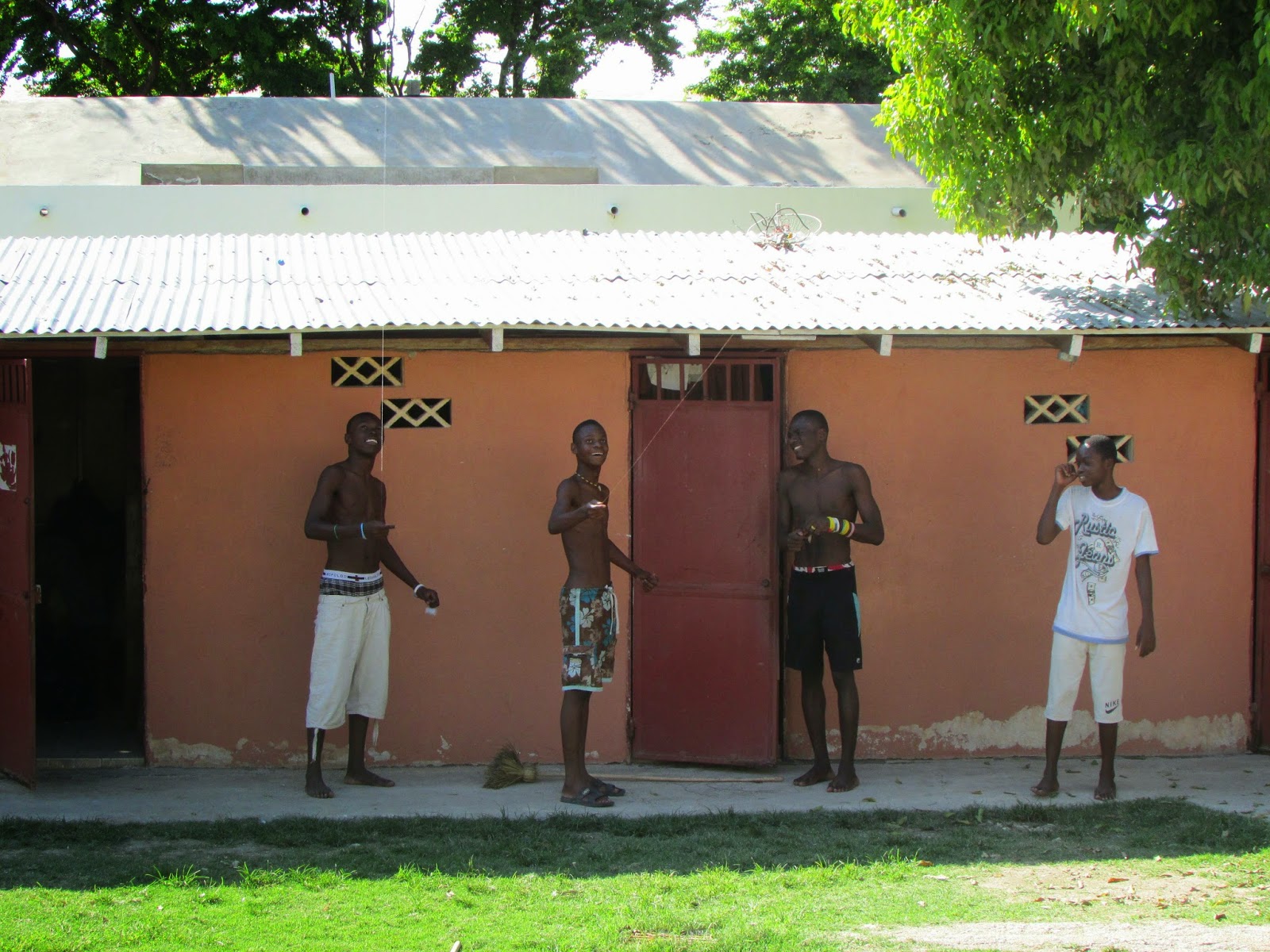 HAITI CORAM DEO Kite Flying!