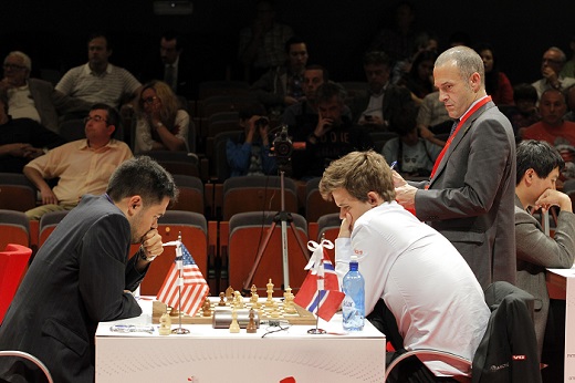 Grosse surprise dès la ronde 1 avec la victoire de Nakamura face à Carlsen - Photo © site officiel