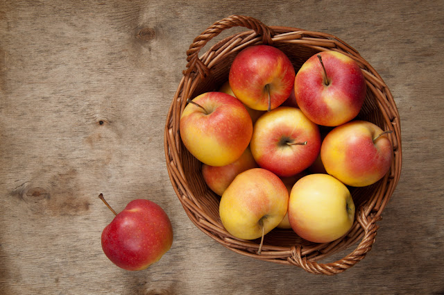 Benefits of Eating Apple on Empty Stomach Benefits of Eating Apple on Empty Stomach