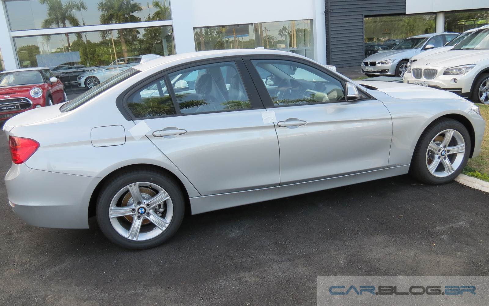 BMW 320i / 328i Active Flex nacionais chegam às lojas
