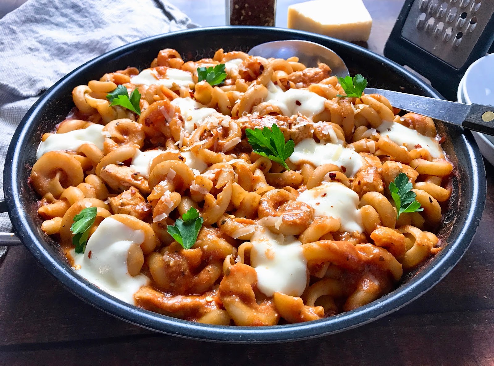 Healthy Chicken and Pasta in Vodka Cream Sauce