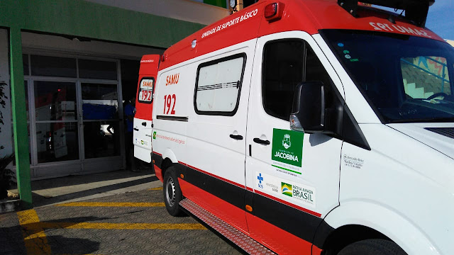 Acidente envolvendo moto e carro deixa mulher ferida em Jacobina