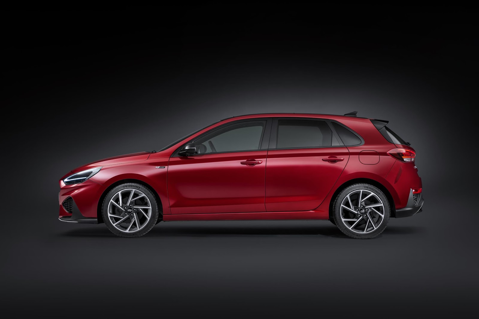 Technical Beauty at Boxfox1 New Hyundai i30 sleeker, safer, and more