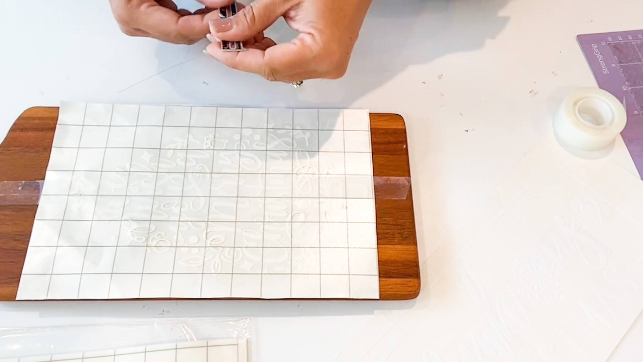 How to Put Vinyl on Wood Cutting Boards - Silhouette School