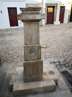FOUNTAIN / Fonte da Rua da Corredoura São Roque, Castelo de Vide, Portugal