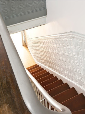 El Color Blanco en la Pared de una Escalera | Ideas para decorar